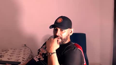 En moreno online show from November 24, 2025, 3:17 am