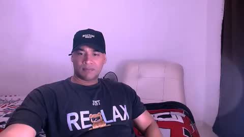 En moreno online show from November 29, 2025, 11:41 pm