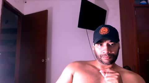 En moreno online show from December 14, 2025, 1:05 pm