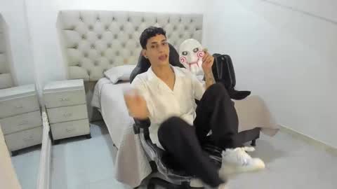 jhoanleandro online show from November 1, 2025, 5:53 am