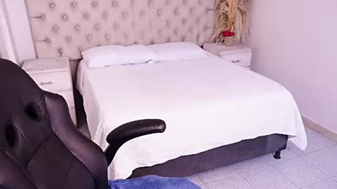 jhoanleandro online show from July 1, 2026, 4:14 am