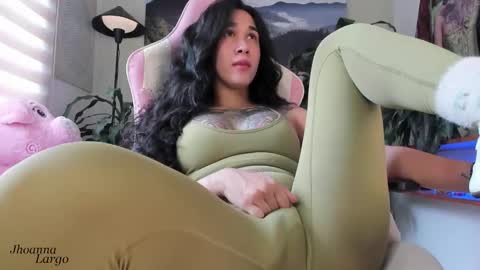 Snapshot of jhoanna_largo chatting on November 10, 2025, 6:51 pm Jhoanna Largo online show from November 10, 2025, 6:51 pm