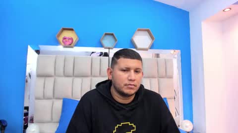 jhon_and_catalina online show from October 21, 2025, 12:28 pm