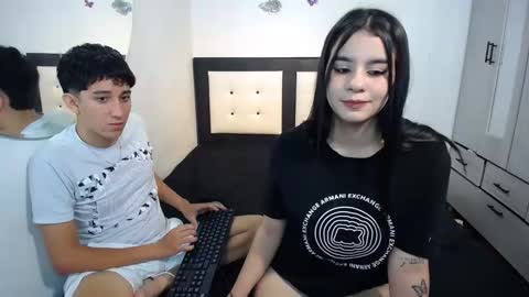 Snapshot of jhon_and_nicolle chatting on November 18, 2025, 4:06 am Jhon and nicolle online show from November 18, 2025, 4:06 am