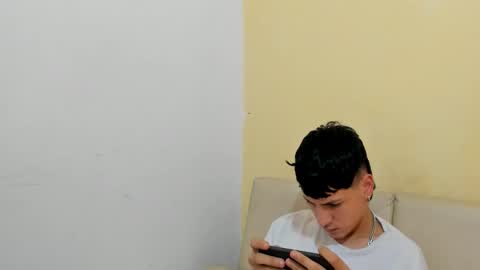 jhon_bom online show from April 29, 2026, 2:54 pm