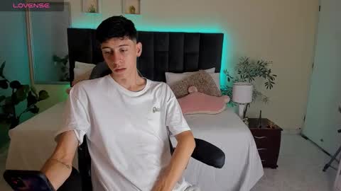 Jhon online show from November 24, 2025, 12:27 pm