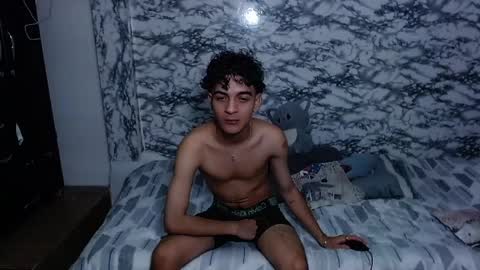 Snapshot of jhonay__cute chatting on March 31, 2026, 4:35 am jhonay__cute online show from March 31, 2026, 4:35 am