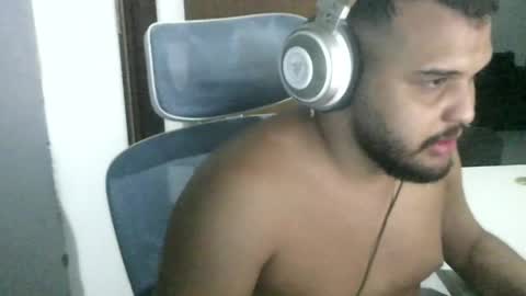 Snapshot of jhoniz chatting on May 12, 2026, 2:30 am JhoniZi online show from May 12, 2026, 2:30 am