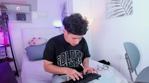 Snapshot of jhonny_blake_ chatting on April 30, 2026, 11:05 am JHONNATHAN online show from April 30, 2026, 11:05 am