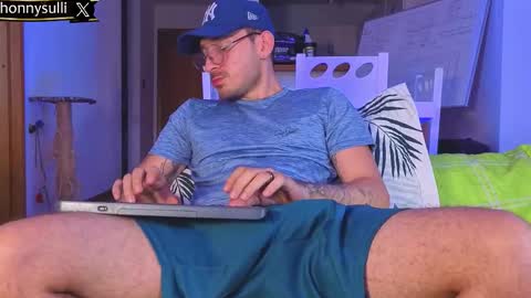 Snapshot of jhonny_sullivan chatting on November 19, 2025, 8:31 pm jhonny and friend online show from November 19, 2025, 8:31 pm