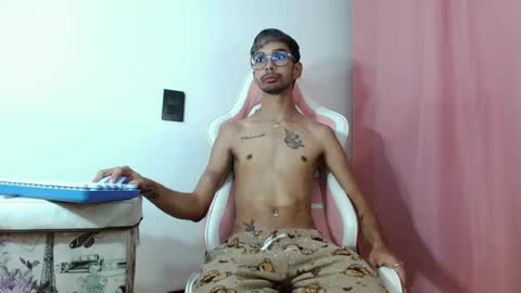 Snapshot of jhonsonvlatino chatting on July 17, 2026, 1:12 am jhonsonvlatino online show from July 17, 2026, 1:12 am
