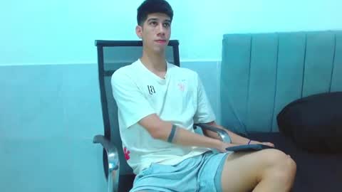 Snapshot of jhony_sex3 chatting on December 23, 2025, 2:42 am jhony_sex3 online show from December 23, 2025, 2:42 am