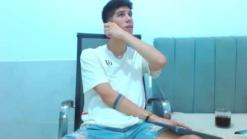 Snapshot of jhony_sex3 chatting on February 18, 2026, 4:41 am jhony_sex3 online show from February 18, 2026, 4:41 am