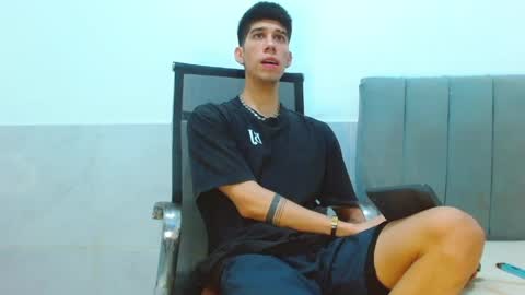 jhony_sex3 online show from April 5, 2026, 11:46 pm