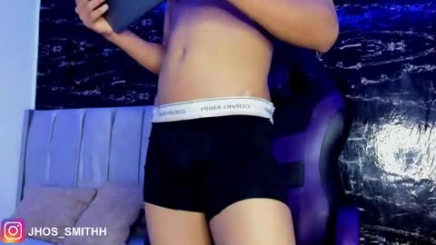 Snapshot of jhostin_10 chatting on October 3, 2025, 4:20 am Jhostin online show from October 3, 2025, 4:20 am
