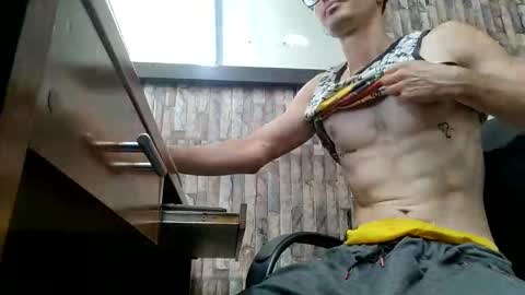 Snapshot of jhosuamoore chatting on May 1, 2026, 1:48 pm Jhosuamoore online show from May 1, 2026, 1:48 pm
