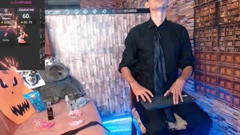 jhosuamoore2 online show from October 30, 2025, 2:24 am