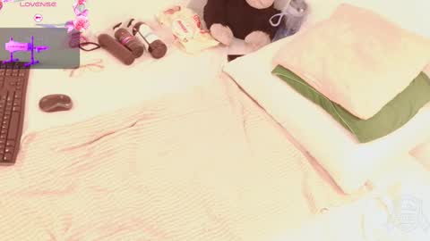 Snapshot of jhoxy_m chatting on October 5, 2025, 5:06 am Hello iam hoxy ready to get wet online show from October 5, 2025, 5:06 am