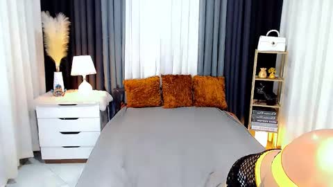 Snapshot of jhuliana_and_charles_room chatting on February 21, 2025, 3:23 am jhuliana_and_charles_room online show from February 21, 2025, 3:23 am