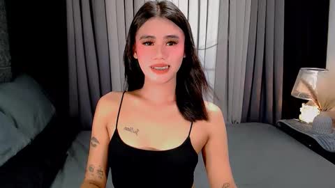 Snapshot of jhuliana_and_charles_room chatting on October 9, 2025, 2:53 am jhuliana_and_charles_room online show from October 9, 2025, 2:53 am