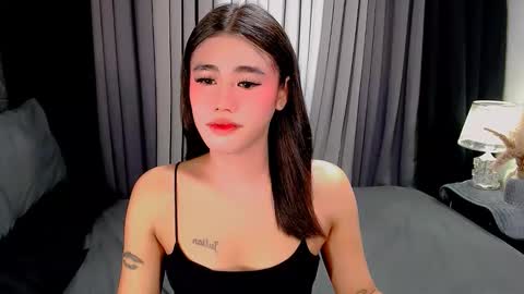 Snapshot of jhuliana_and_charles_room chatting on November 18, 2025, 5:01 am jhuliana_and_charles_room online show from November 18, 2025, 5:01 am