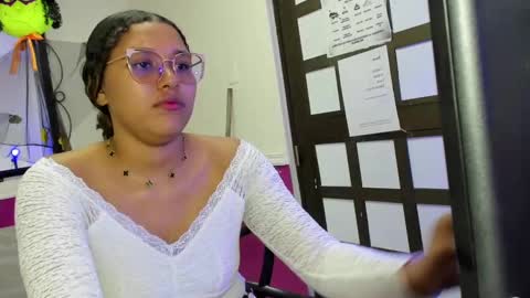 Jimena  online show from September 23, 2025, 1:36 pm