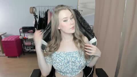 Snapshot of jimmy_and_amy chatting on October 8, 2025, 2:04 pm Amy  next stream on Wednesday Thursday Friday Saturday and Sunday at 16 pm GMT3 online show from October 8, 2025, 2:04 pm