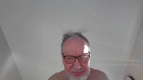 Snapshot of jimmybenido chatting on May 4, 2026, 4:58 pm Jim Redgewell online show from May 4, 2026, 4:58 pm