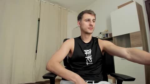 Snapshot of jimmys_style chatting on November 7, 2025, 7:36 pm AlphaJimmy online show from November 7, 2025, 7:36 pm