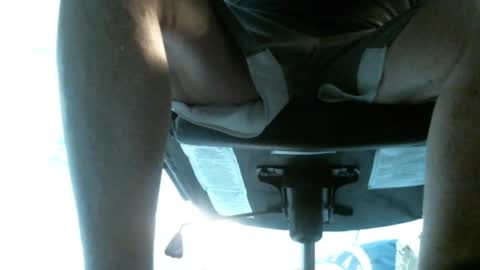 jimwellhung online show from December 17, 2025, 4:07 am