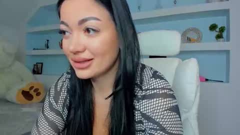 Juliee online show from November 17, 2025, 5:19 pm