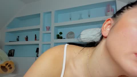 Juliee online show from December 17, 2025, 7:31 pm