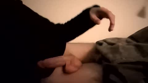 jizzysinn420 online show from December 18, 2025, 3:01 am