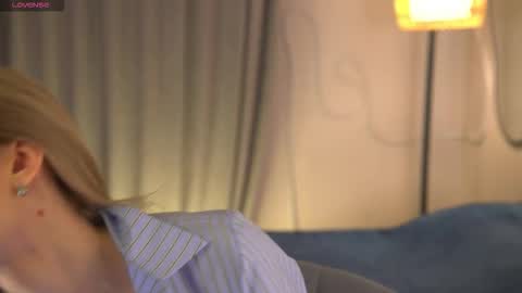 Snapshot of jjennnyy chatting on November 13, 2025, 8:13 am Jenny online show from November 13, 2025, 8:13 am