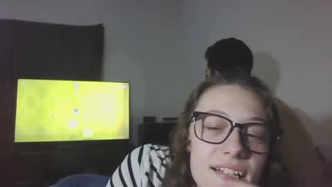 jjj963733 online show from December 2, 2025, 3:51 pm