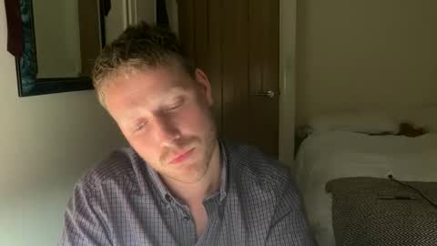 jjjamesxx online show from October 3, 2025, 1:35 am