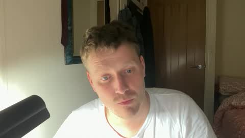 jjjamesxx online show from December 16, 2025, 11:43 pm