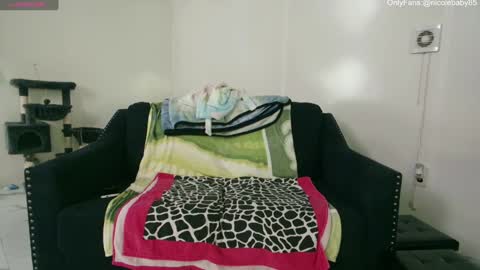 Snapshot of jjjust4fun1985 chatting on December 7, 2024, 1:25 am Nicole Allen online show from December 7, 2024, 1:25 am