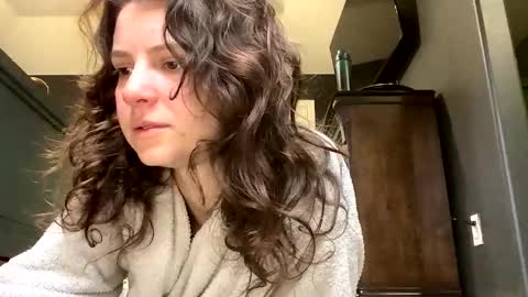 jlynn1997 online show from February 11, 2026, 1:49 pm