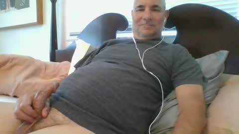 Snapshot of jmichael50 chatting on October 25, 2025, 6:35 pm jmichael50 online show from October 25, 2025, 6:35 pm