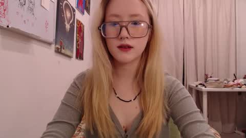 joan_kiss online show from November 8, 2025, 7:45 pm