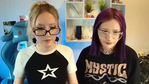 joan_kiss online show from January 16, 2026, 2:43 pm