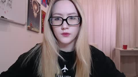 joan_kiss online show from April 6, 2026, 7:31 am