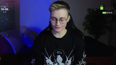 Snapshot of joan_night chatting on December 5, 2025, 7:10 pm J online show from December 5, 2025, 7:10 pm