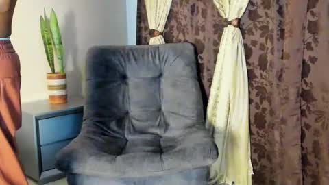 Snapshot of joan_saenz chatting on February 2, 2025, 5:42 am JOAN SAENZ online show from February 2, 2025, 5:42 am