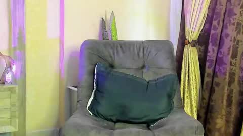 Snapshot of joan_saenz chatting on February 23, 2025, 2:04 pm JOAN SAENZ online show from February 23, 2025, 2:04 pm