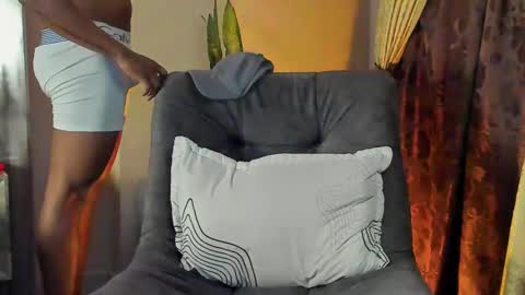 Snapshot of joan_saenz chatting on March 6, 2025, 11:03 am JOAN SAENZ online show from March 6, 2025, 11:03 am