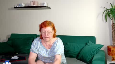 Snapshot of joannaandneighbour chatting on April 24, 2026, 9:23 am Joanna and Greg online show from April 24, 2026, 9:23 am