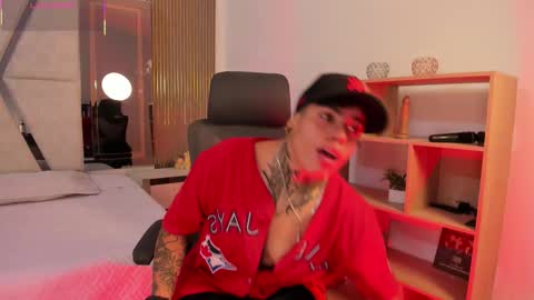 joaoandlexy online show from November 22, 2025, 1:10 pm