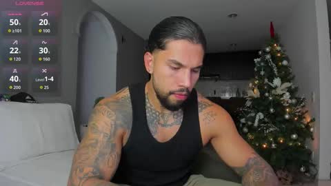 Snapshot of joe_esthetic chatting on December 13, 2025, 11:21 pm joe_esthetic online show from December 13, 2025, 11:21 pm